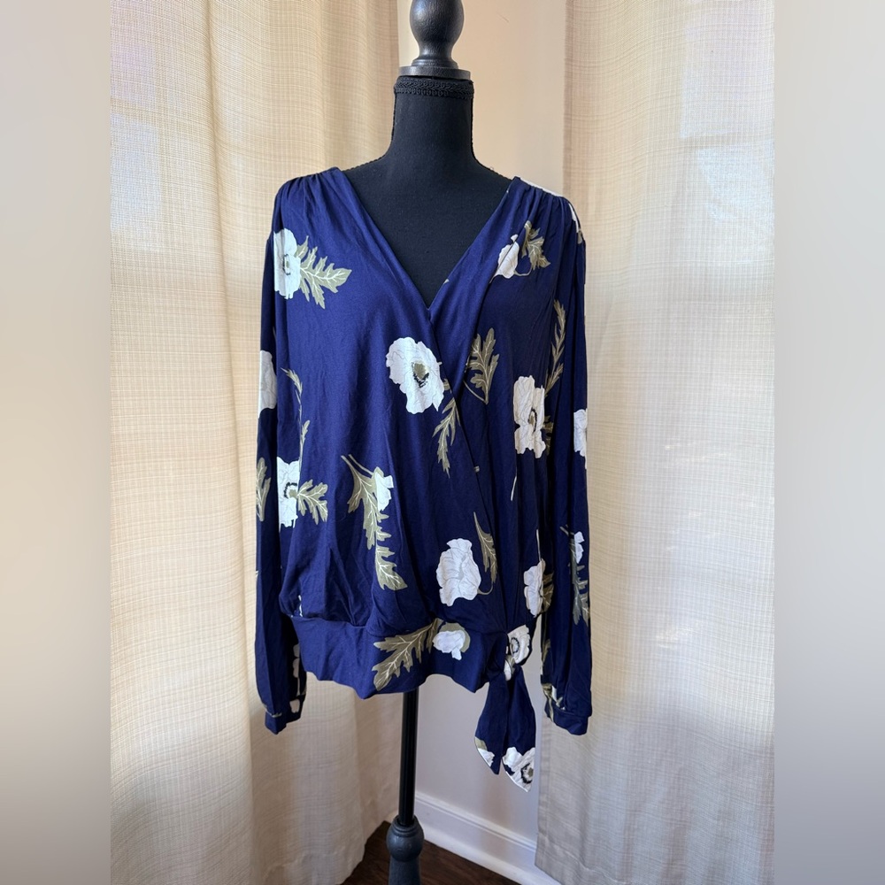 Amour Vert Navy White Floral Long Sleeve Wrap Blouse Sz XL Boho Chic Preppy NWT